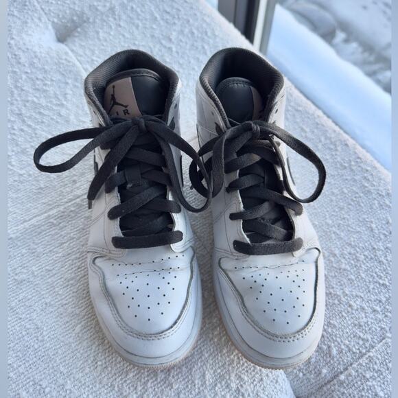 Nike Air Jordan 1 Mid GS Artic Orange Pink Size 5.5Y - Picture 4 of 11